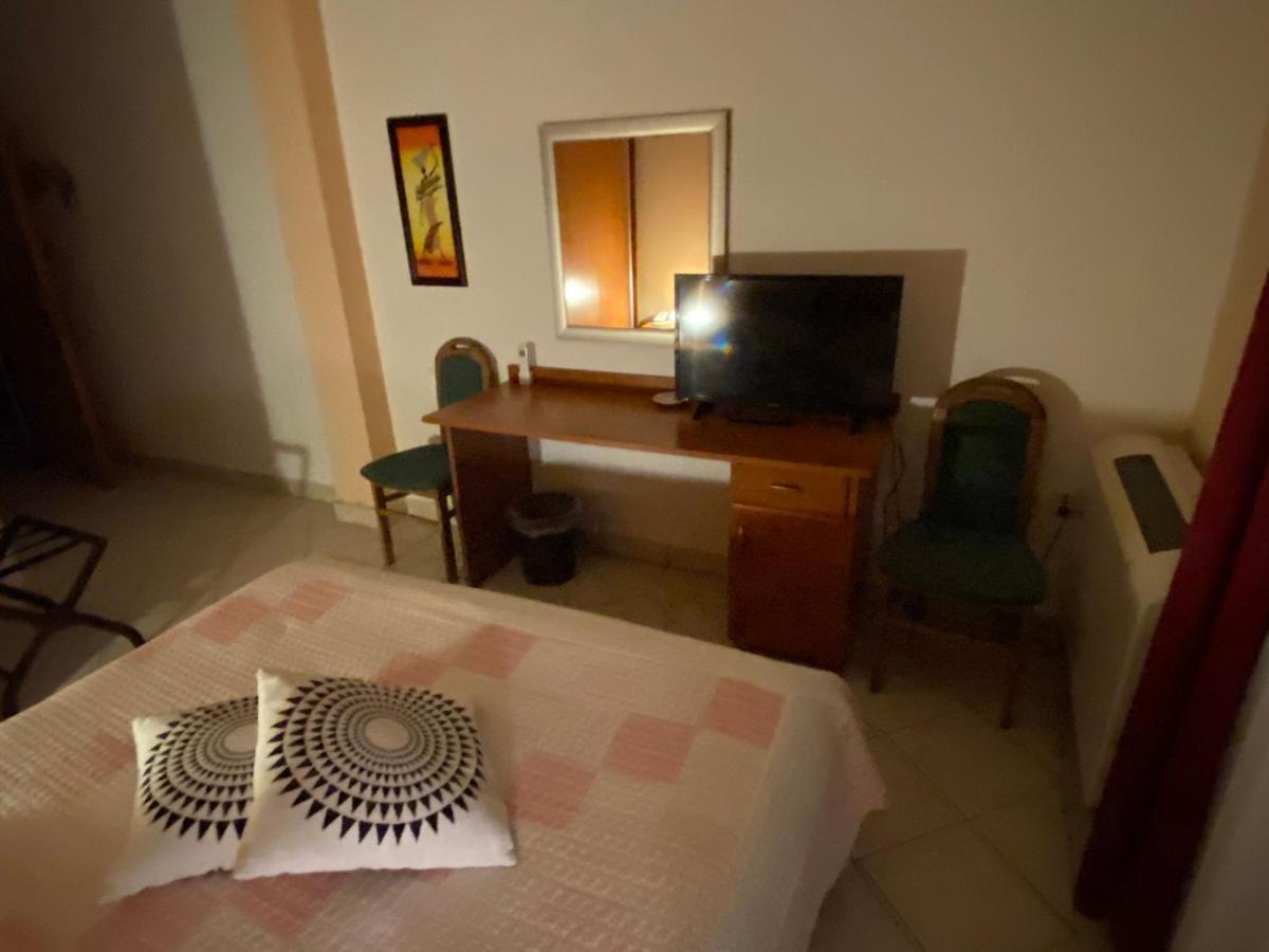 Hotel Aurora プーラ エクステリア 写真