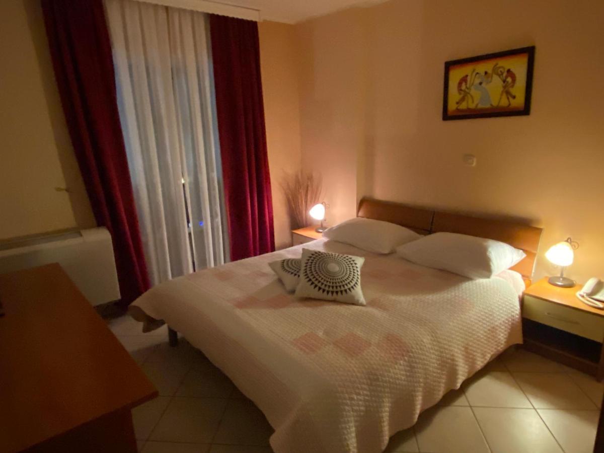 Hotel Aurora プーラ エクステリア 写真